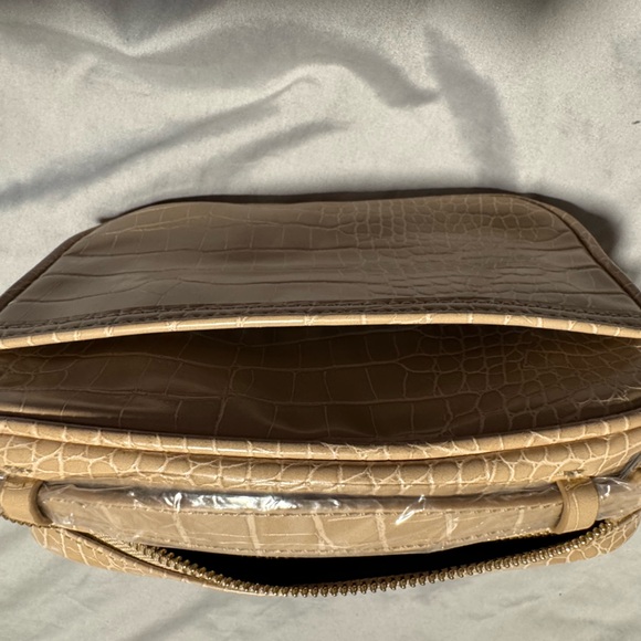 Jon’s Utility Crossbag by Ideal of Sweden - Picture 2 of 16